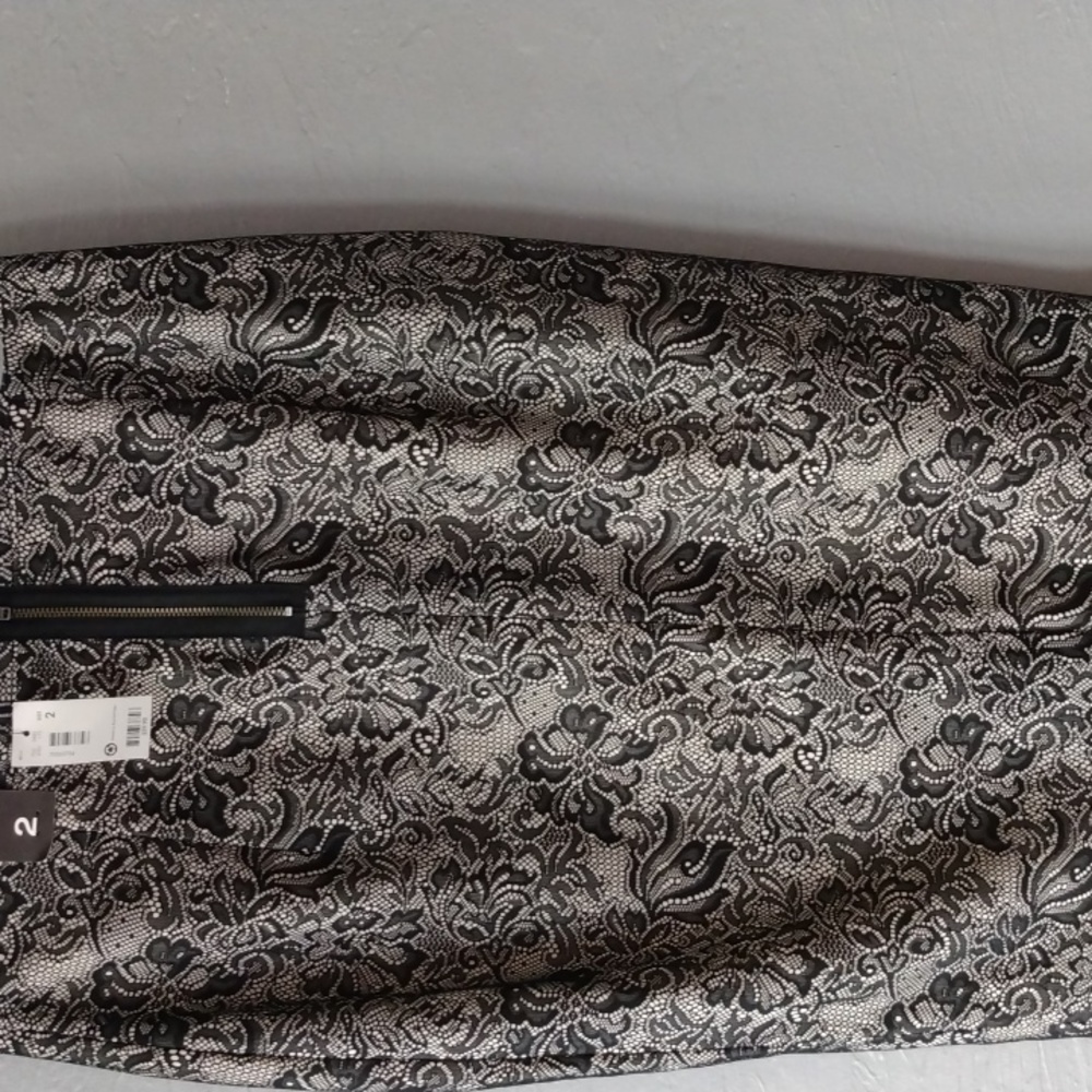 NWT Black and Tan Paisley pencil Skirt Size 2